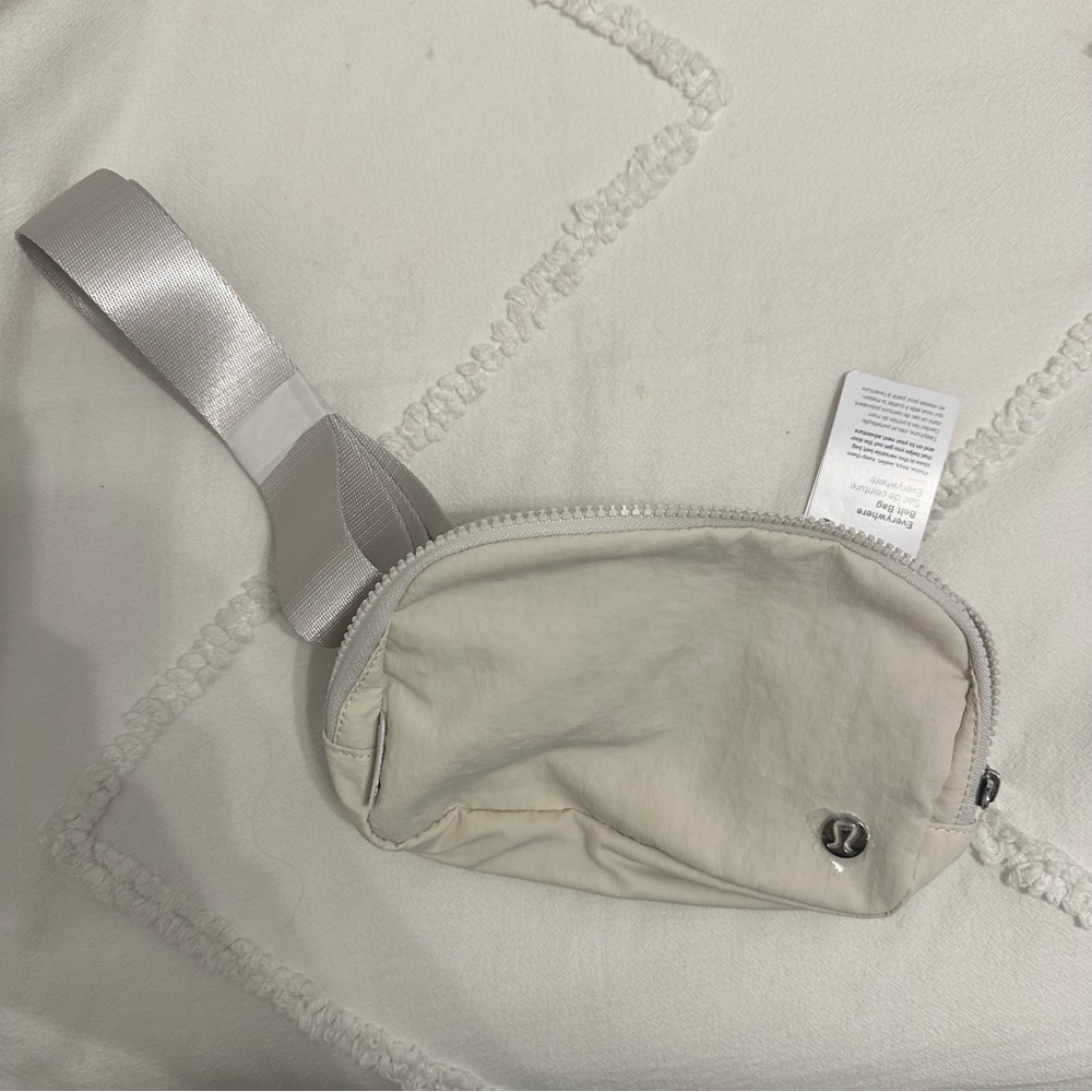 Lulu lemon belt bag new